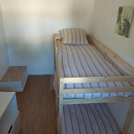 Maison Dans Avec Piscine Сasa de vacaciones *