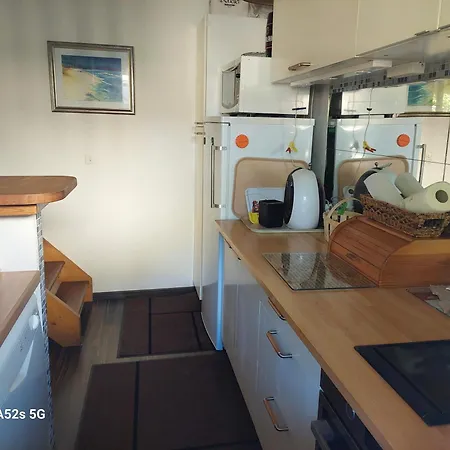 Maison Dans Avec Piscine Сasa de vacaciones *