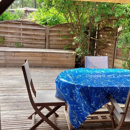 Сasa de vacaciones Maison Dans Avec Piscine